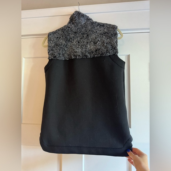 THE NORTH FACE BLACK FAUX FUR WOMENS VEST - Picture 9 of 9